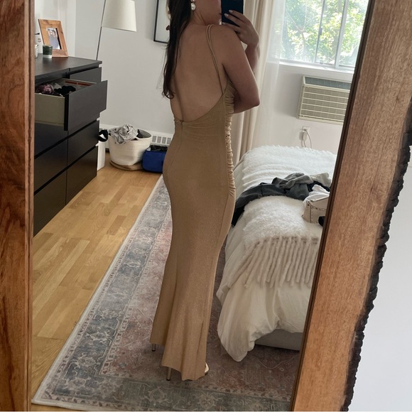 Champagnes Low Back Dress - Picture 2 of 5